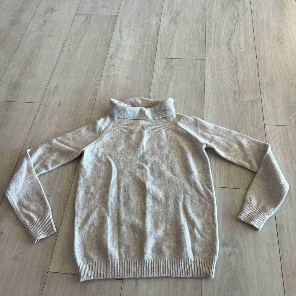 Brandy Mellville women’s sweater size S